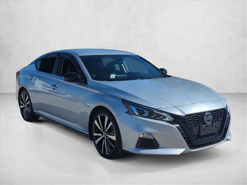 Used 2022 Nissan Altima 2.5 SR image 3