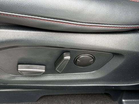 Used 2025 Ford Explorer ST-Line w/ ST-Line Street Pack image 17