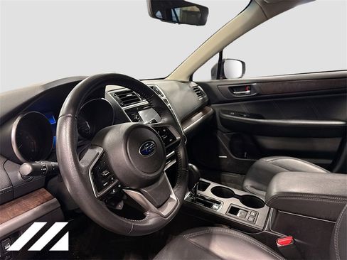 Used 2019 Subaru Outback 2.5i Limited w/ Popular Package #2 image 8