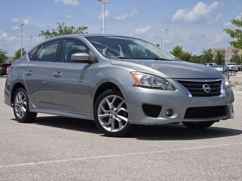 Used 2014 Nissan Sentra SR FWD image 2