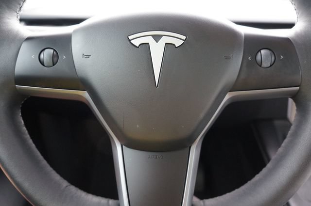 Used 2024 Tesla Model Y Long Range AWD/4WD image 36
