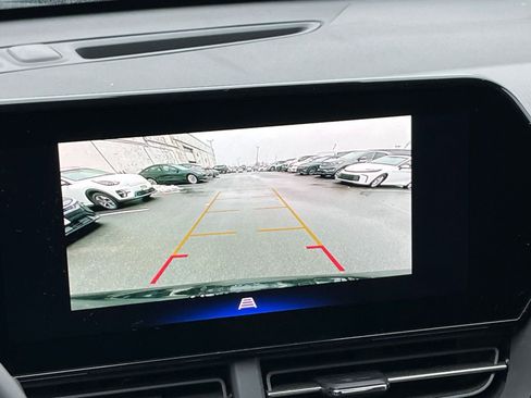 Used 2025 Chevrolet Trax LT w/ LT Convenience Package image 22