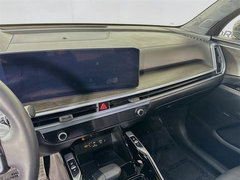 Used 2025 Kia Sorento SX Prestige image 25