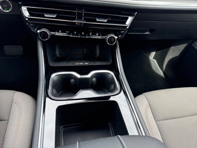 Used 2026 Chevrolet Traverse LT w/ Driver Confidence Package FWD image 23