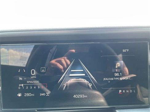 Used 2025 GMC Terrain Elevation image 23