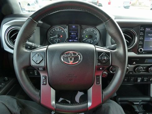 Used 2022 Toyota Tacoma TRD Sport w/ Technology Package image 29