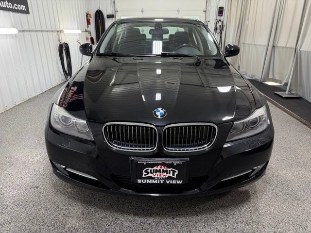 Used 2011 BMW 335i xDrive Sedan AWD/4WD image 2