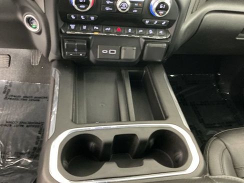 Used 2022 GMC Sierra 3500 Denali AWD/4WD image 23