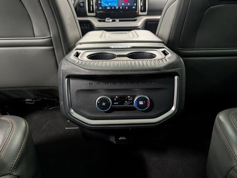 Used 2025 Ford Expedition Active AWD/4WD image 29