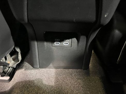 Used 2025 Toyota Prius LE image 23