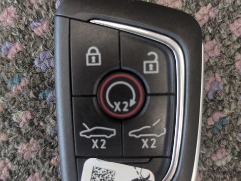 Used 2025 Chevrolet Corvette Stingray Coupe w/ 1LT image 31