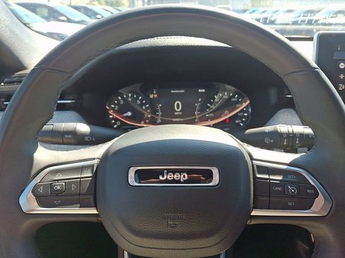 Used 2024 Jeep Compass Latitude AWD/4WD image 19