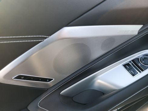 Used 2021 Chevrolet Corvette Stingray Preferred Cpe w/ Z51 Performance Package image 17