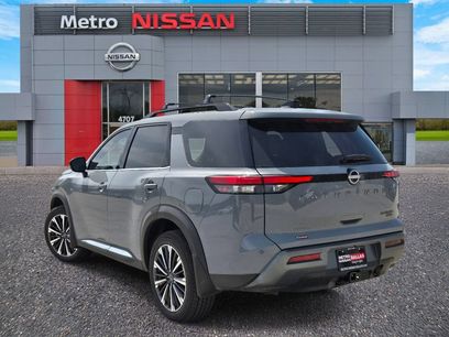 New 2026 Nissan Pathfinder Platinum