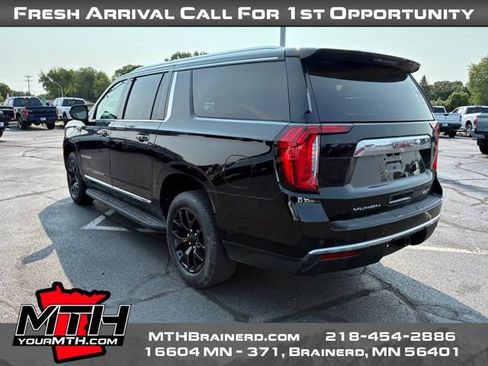 Used 2023 GMC Yukon XL SLT AWD/4WD image 6