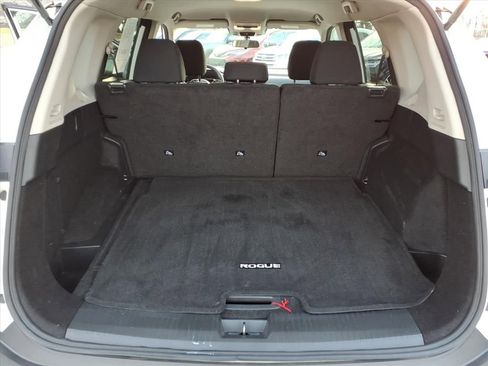 Used 2023 Nissan Rogue S image 14