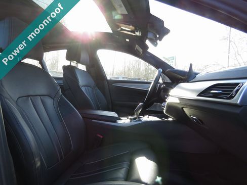 Used 2018 BMW M550i xDrive image 13