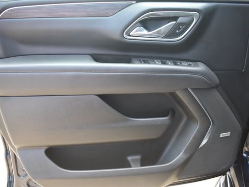 Used 2023 Chevrolet Suburban LT AWD/4WD image 11