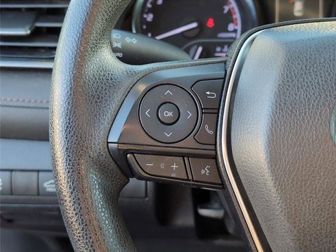 Used 2020 Toyota Camry LE image 25