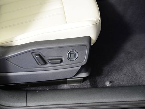 New 2025 Audi Q5 Premium Plus image 10