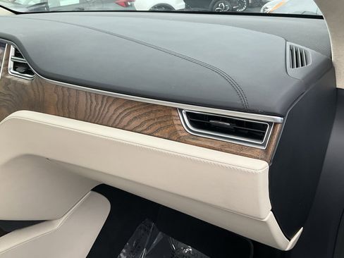 Used 2017 Tesla Model X 75D image 65