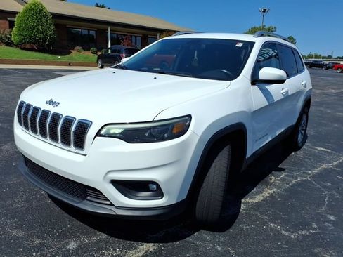 Used 2019 Jeep Cherokee Latitude Plus AWD/4WD image 19