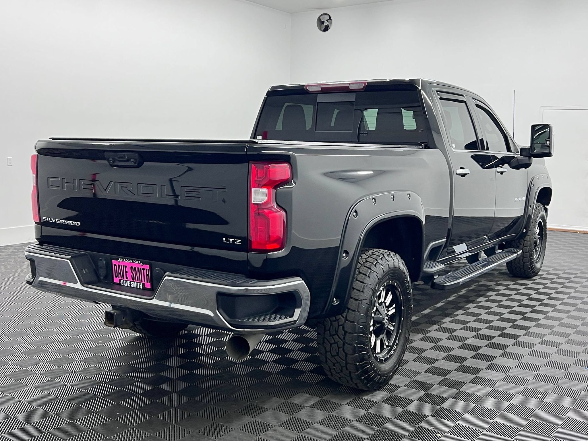 Used 2022 Chevrolet Silverado 2500 LTZ w/ LTZ Convenience Package AWD/4WD image 9