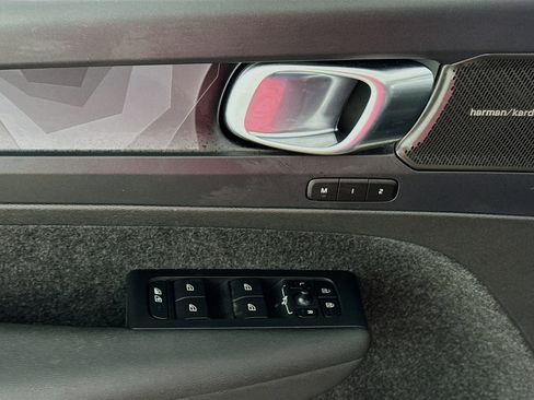 Used 2023 Volvo C40 P8 Recharge Ultimate image 21