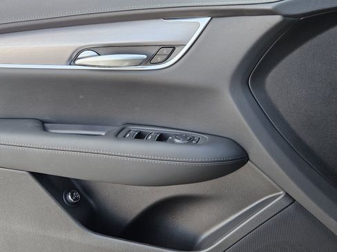 New 2026 Cadillac XT5 Luxury image 24