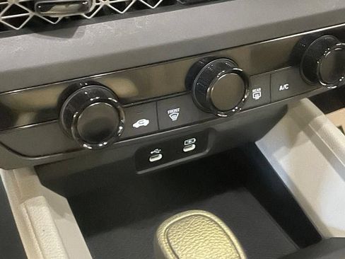 Used 2023 Honda Accord LX image 18