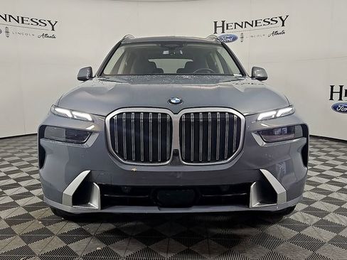 Used 2025 BMW X7 xDrive40i w/ Executive Package image 3