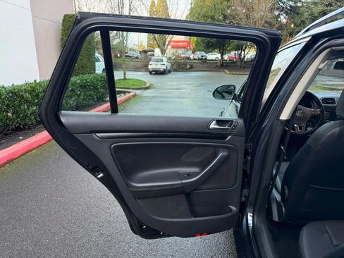 Used 2010 Volkswagen Jetta TDI image 15