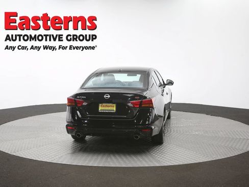 Used 2024 Nissan Altima 2.5 SR FWD image 38
