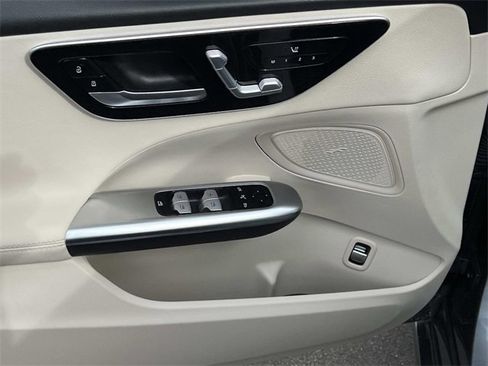 Used 2023 Mercedes-Benz C 300 4MATIC Sedan image 13