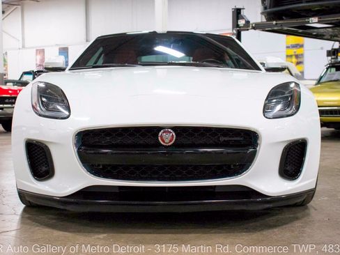 Used 2018 Jaguar F-TYPE R-Dynamic AWD/4WD image 12