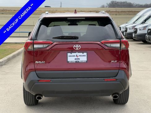 Used 2023 Toyota RAV4 XLE image 7