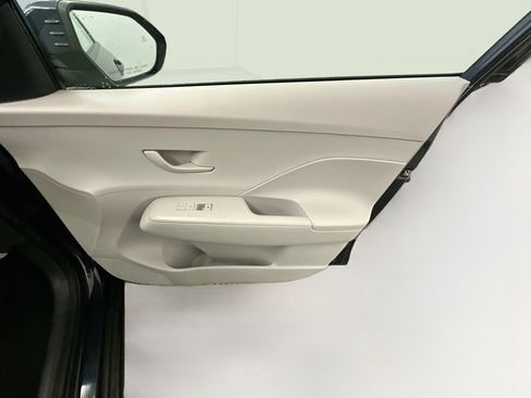 Used 2025 Hyundai Kona SEL AWD/4WD image 32