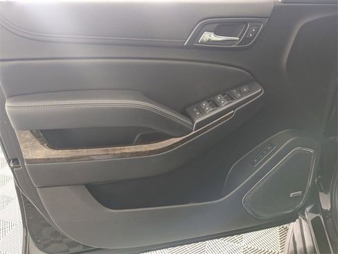 Used 2020 Chevrolet Suburban LT image 10