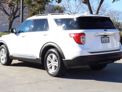 Used 2022 Ford Explorer XLT image 14