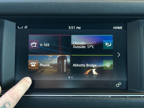 Used 2016 Jaguar XF R-Sport image 37