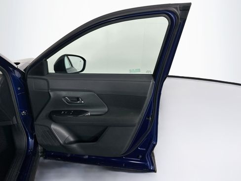 Used 2025 Nissan Kicks S FWD image 30