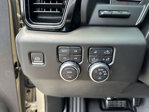 Certified 2022 GMC Sierra 1500 AT4X AWD/4WD image 18