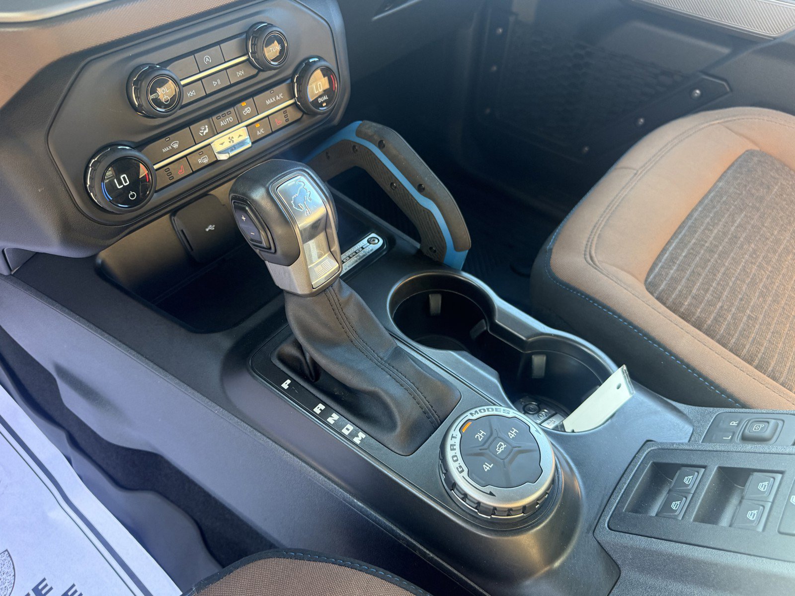 Used 2023 Ford Bronco Outer Banks AWD/4WD image 12