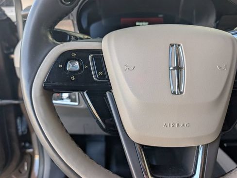 Used 2022 Lincoln Corsair Reserve AWD/4WD image 13