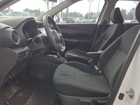 Used 2025 Nissan Kicks Play S FWD image 3