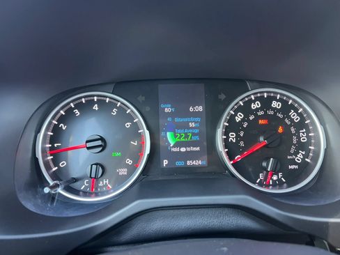 Used 2022 Toyota RAV4 XLE Premium FWD image 27