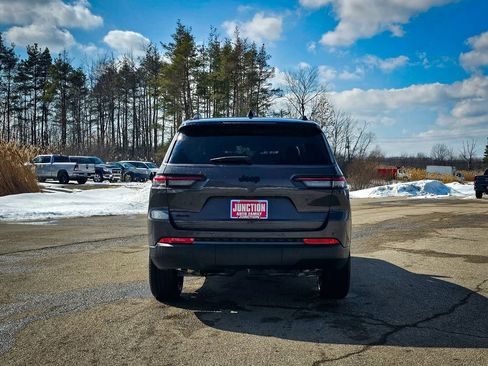 New 2026 Jeep Grand Cherokee L Limited w/ Limited Altitude Package AWD/4WD image 4