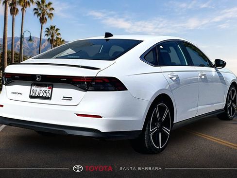 Used 2025 Honda Accord Sport image 5