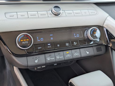 New 2025 Hyundai Elantra Limited image 47