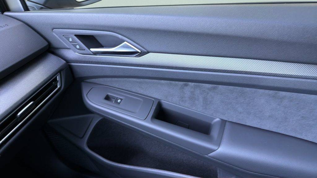 New 2026 Volkswagen GTI SE FWD image 12